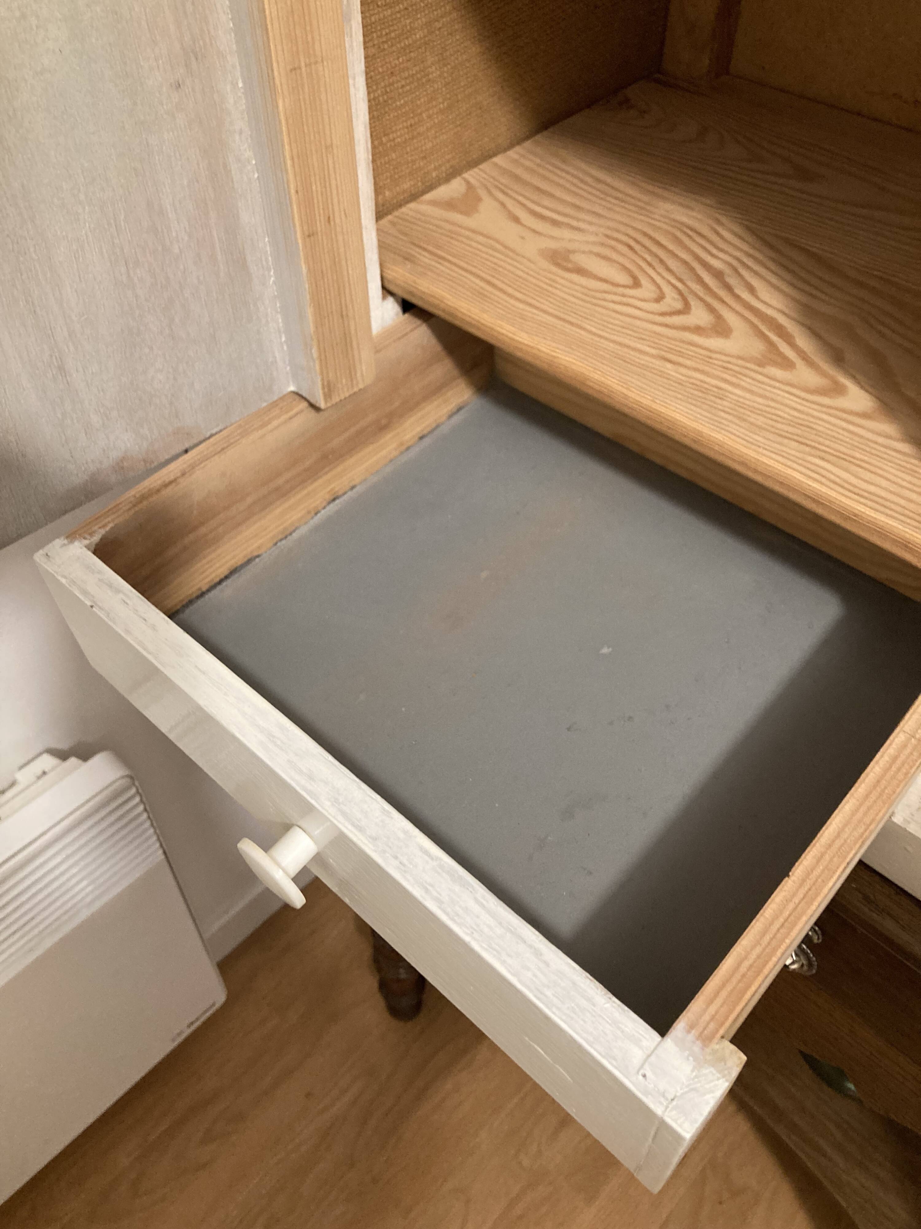 Medicine cabinet from the 50s/60s