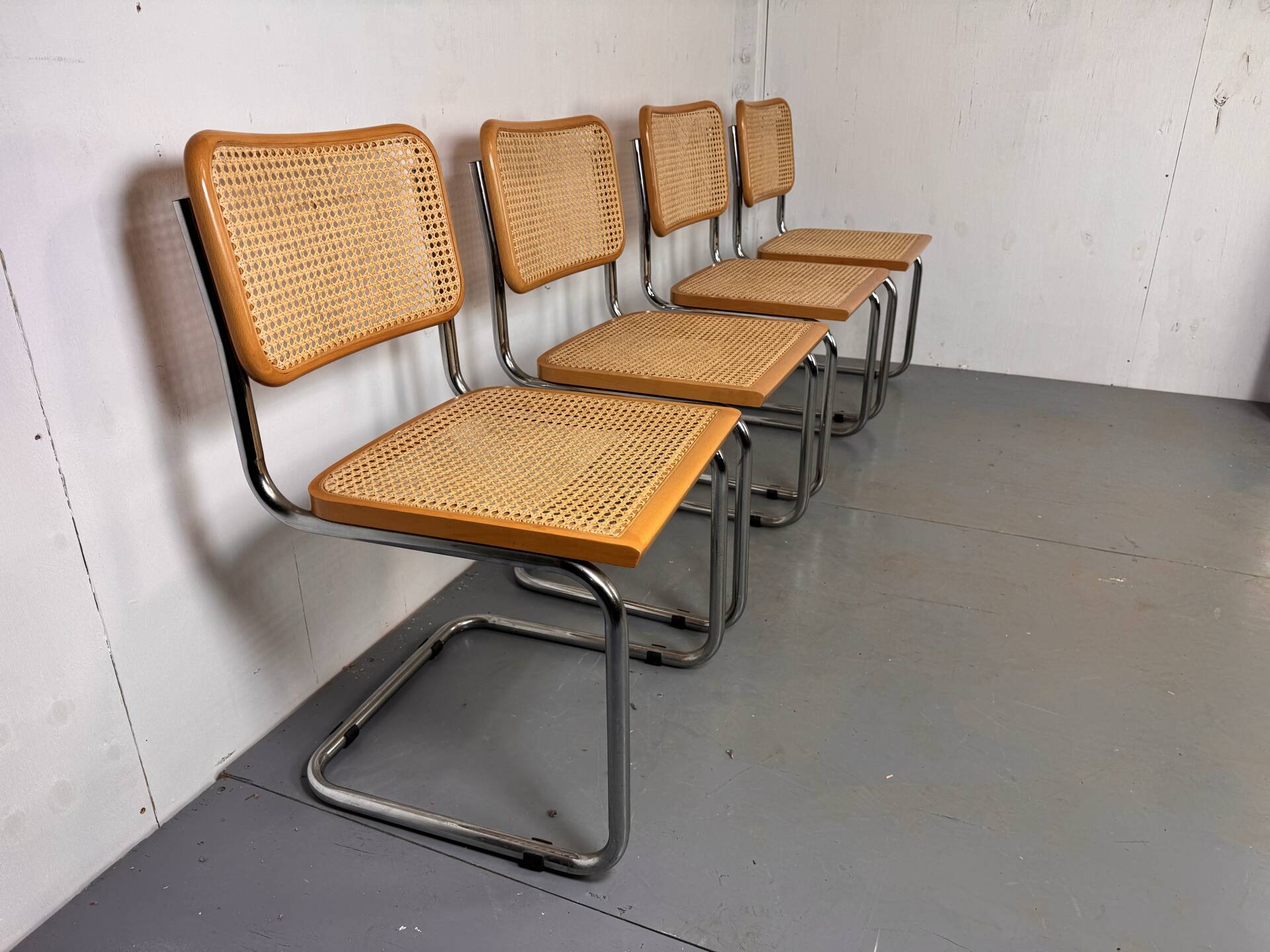 Set of 4 vintage Cesca S32 dining chairs by Marcel Breuer, 1990s