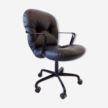 Black leather office chair 2328 by Bruce Hannah & Andrew Morrison