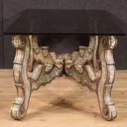 Table basse en bois laqué des années 1960