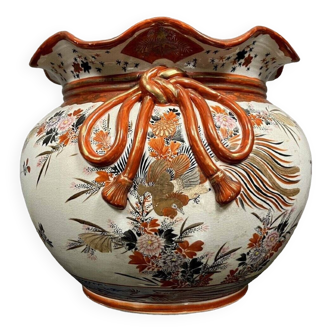 Cache pot "noeud" en porcelaine Kutani du Japon époque XIXème