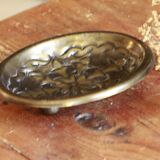 Metal soap dish