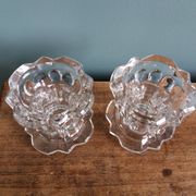 Paire de bougeoirs en verre de Reims