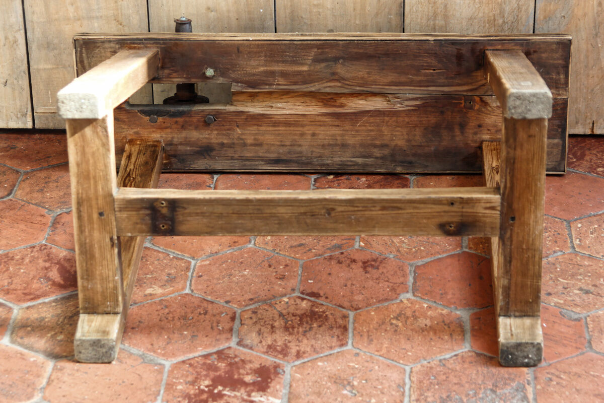Old workbench - wooden service