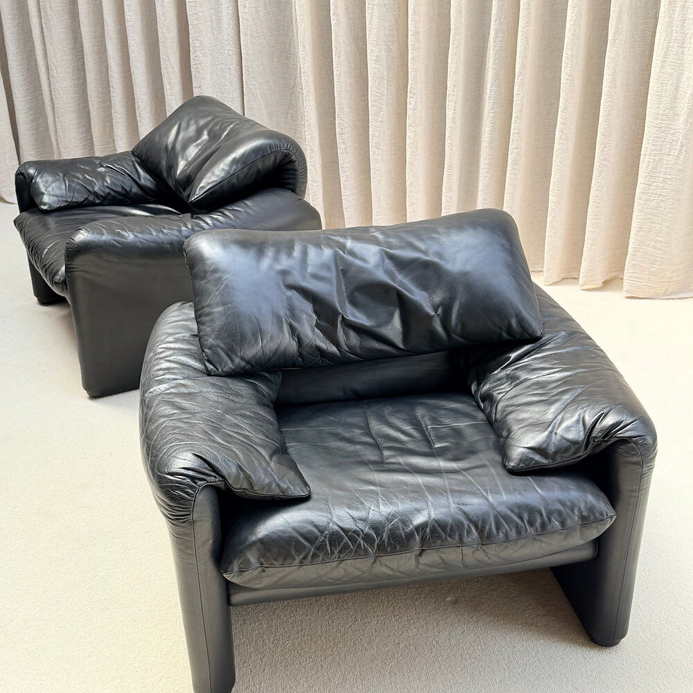 First edition Maralunga set, Vico Magistretti, Cassina, Italy, 1970s.