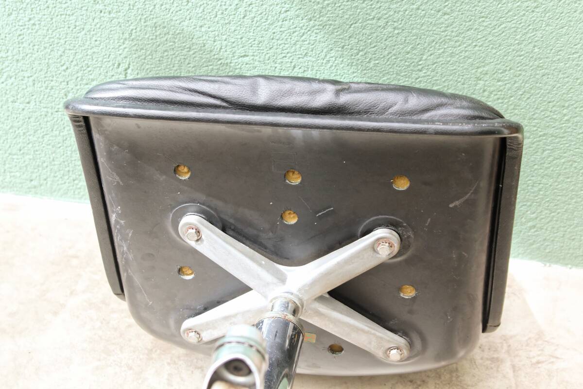 Wilkhahn swivel office chair, 1970s, chrome metal and leather