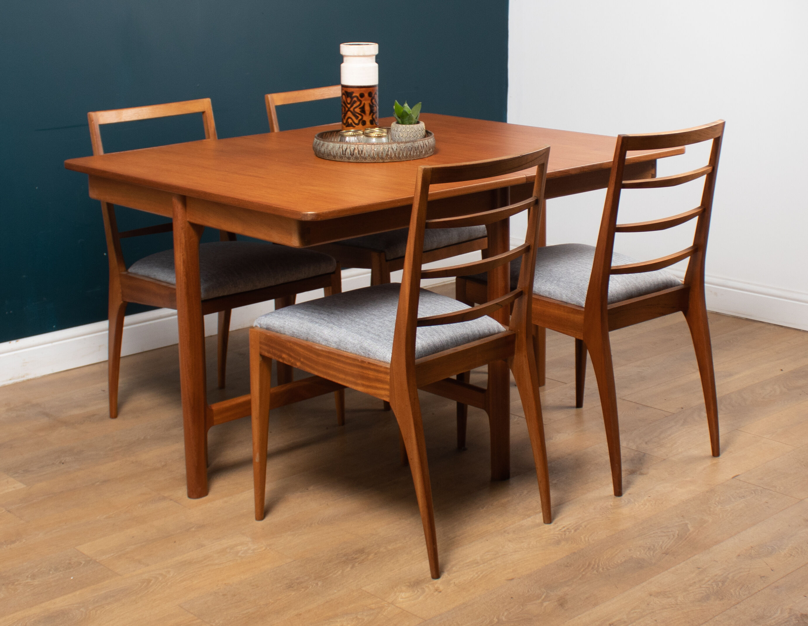 Table et 4 chaises par Tom Robertson pour Mcintosh de Kirkcaldy