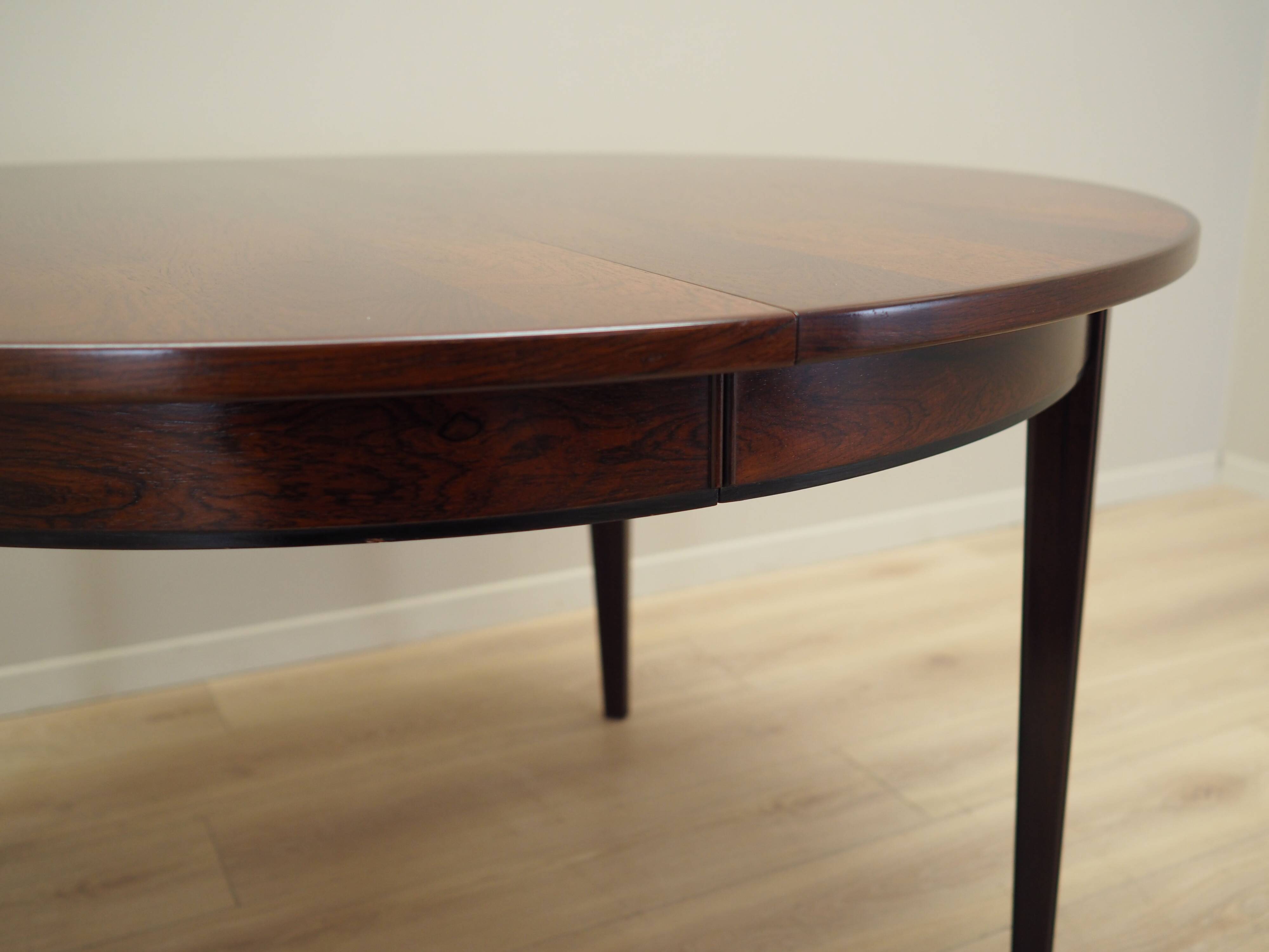 Round rosewood table, Danish design, 1970s, manufacturer: Omann Jun
