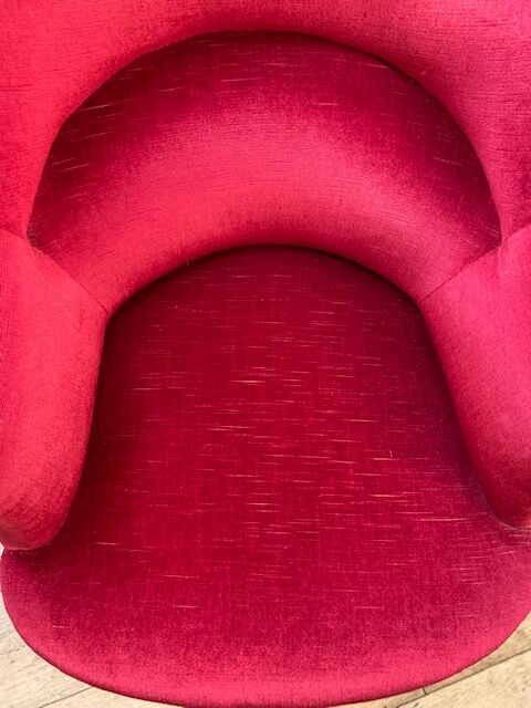 Velvet toad armchair