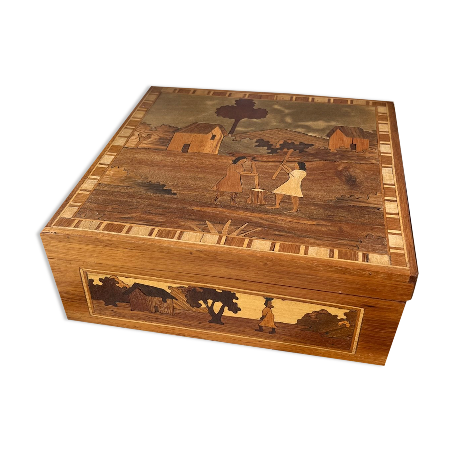 Boîte en marqueterie de bambou