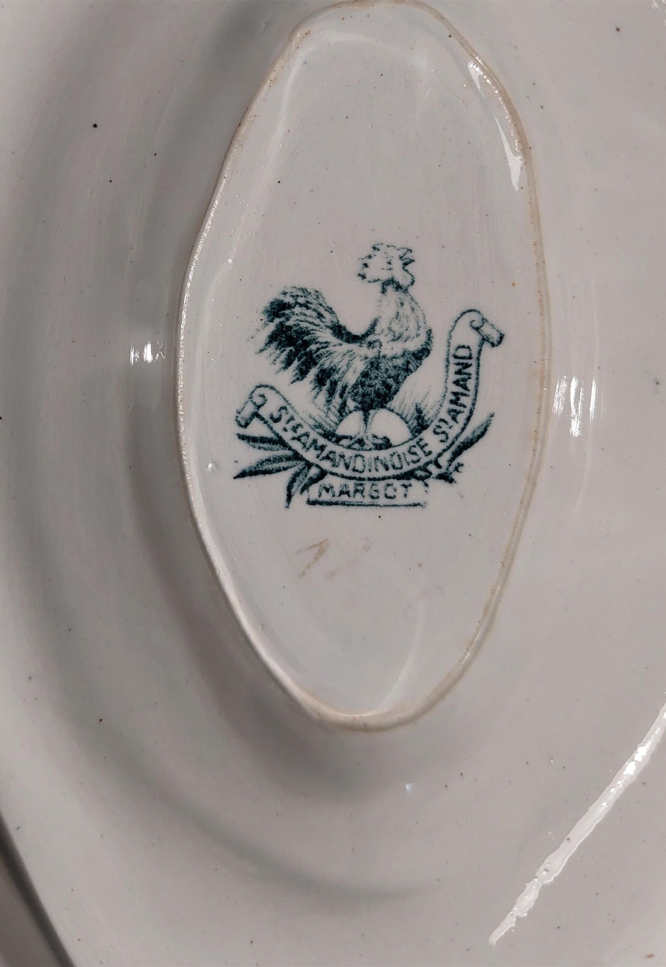 Saucière en faïence de Saint Amand décor Margot