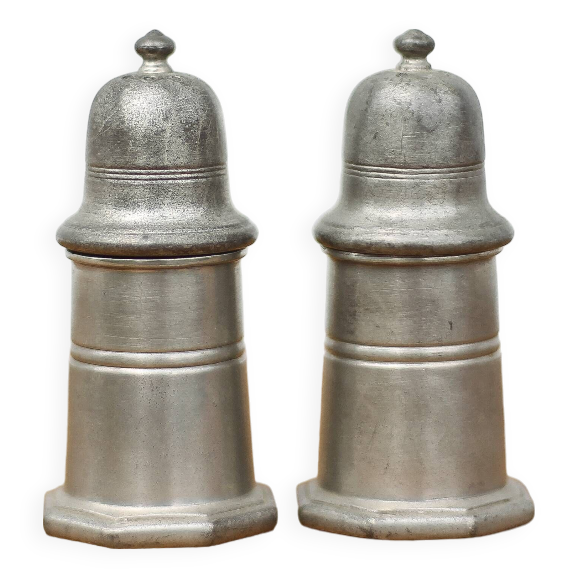 Salière Et Poivrier En Forme De Grappes De Raisin Suspendu