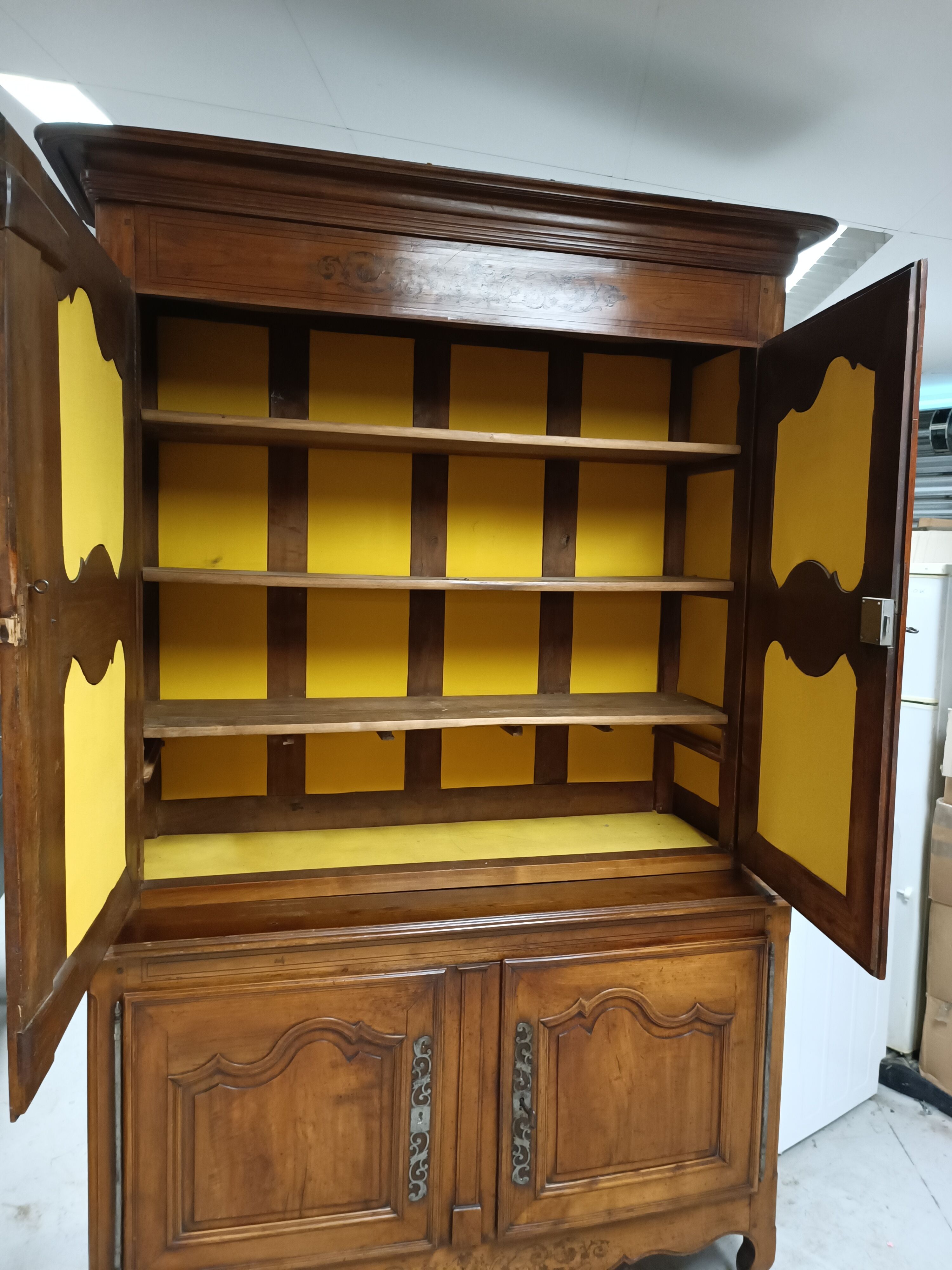 Buffet 2 bodies XIXth inlaid walnut