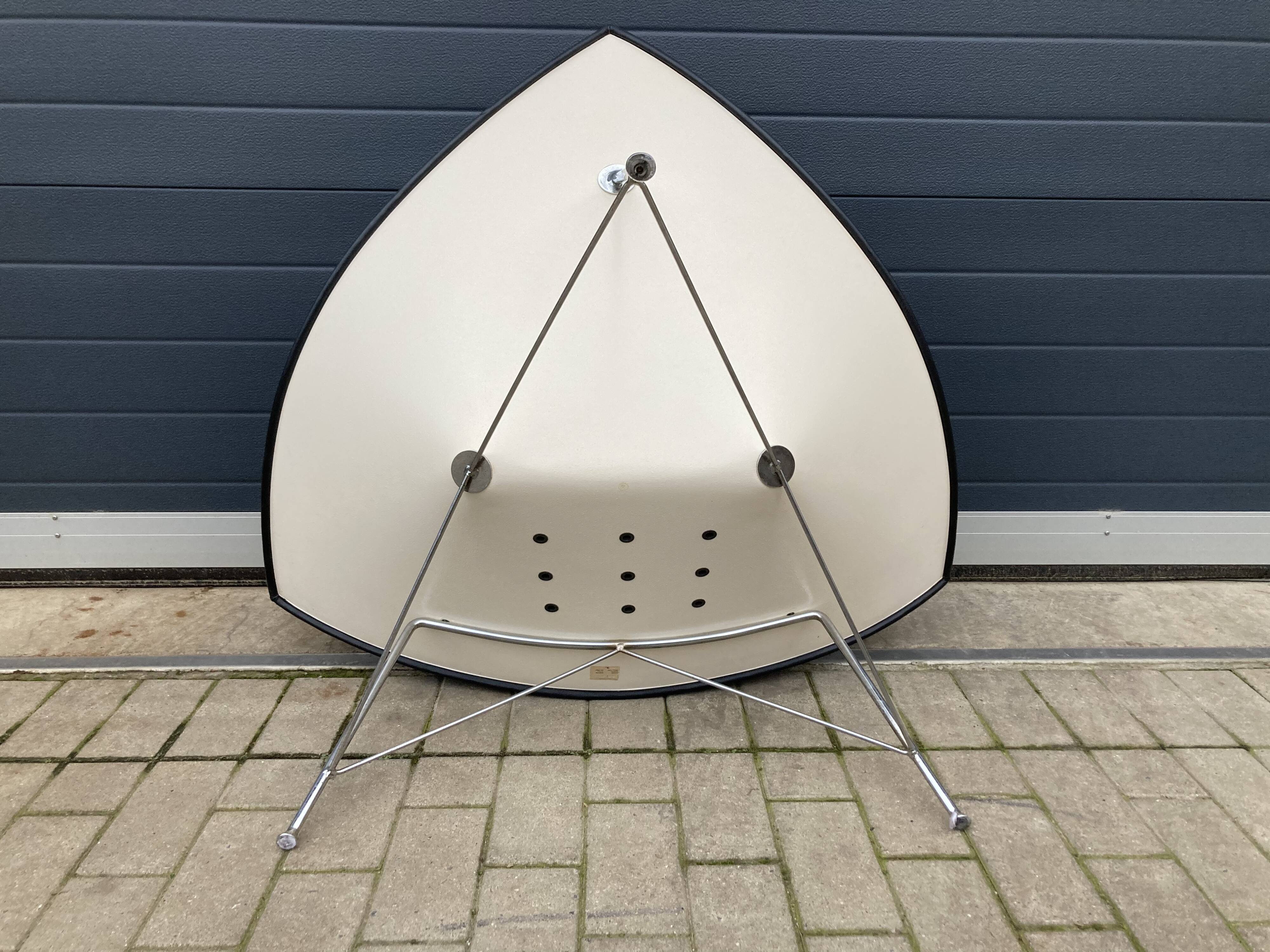 Vitra Coconut Chair de George Nelson, cuir noir