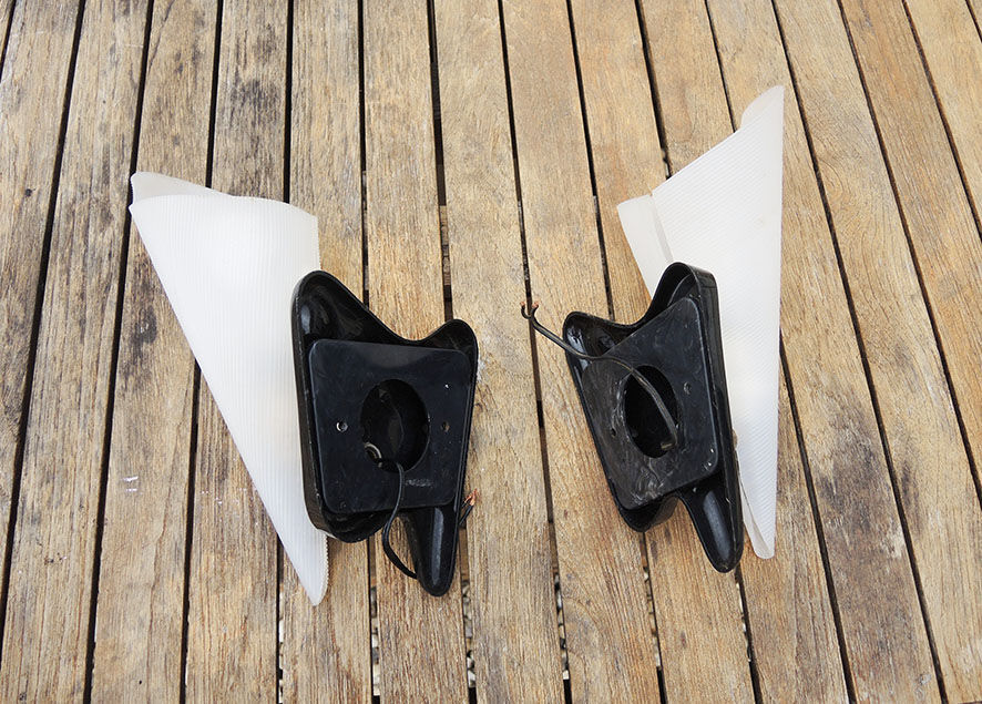 2 old 'rockabilly' wall lamps in bakelite black & white