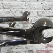 Porte-manteau debout de chrome de chrome de cru