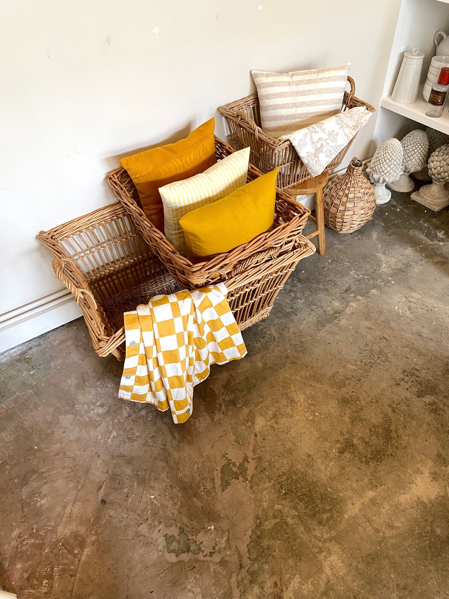 Wicker basket and braided rattan 66 x 47 cm