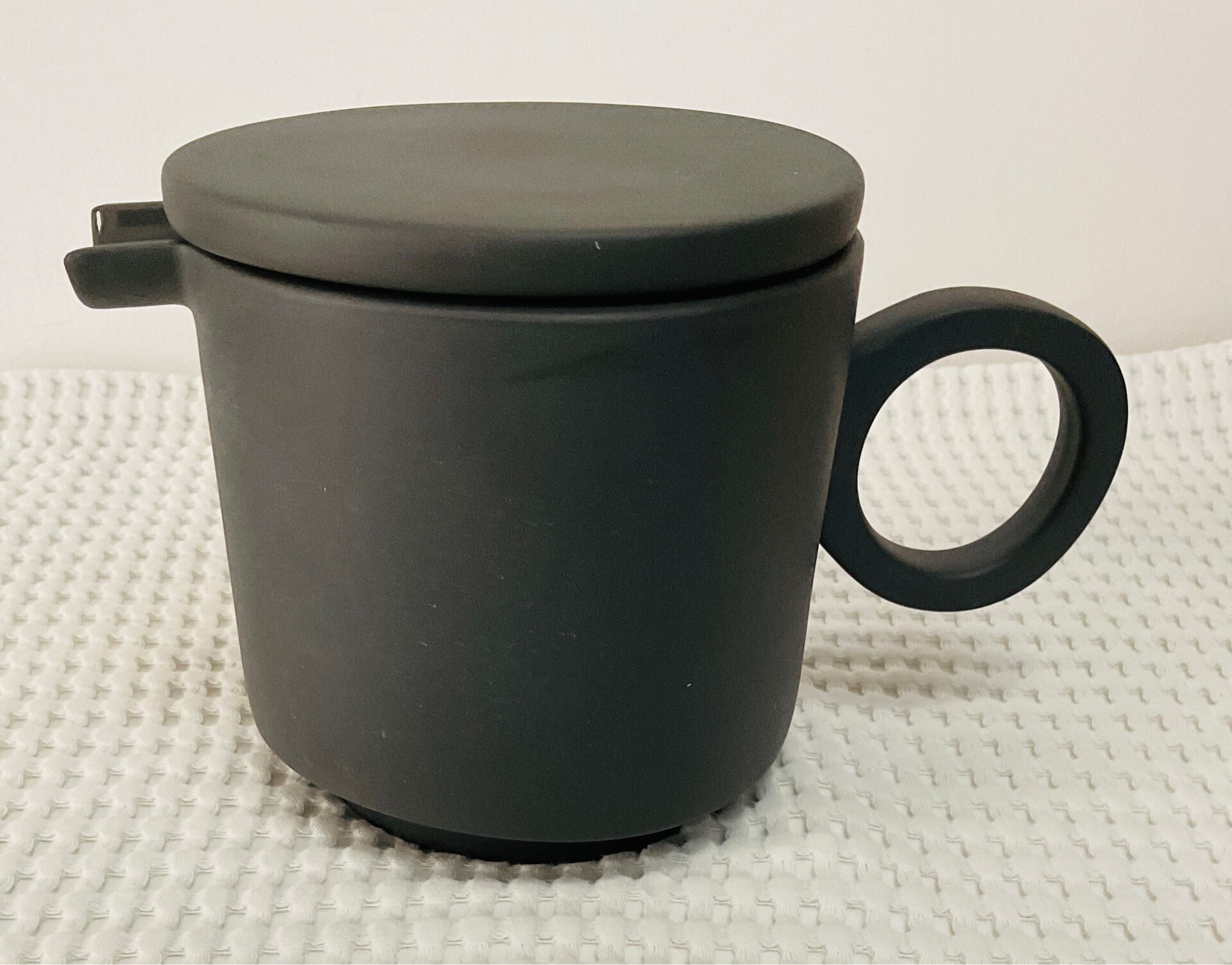 Teapot Serax by Maarten Baas