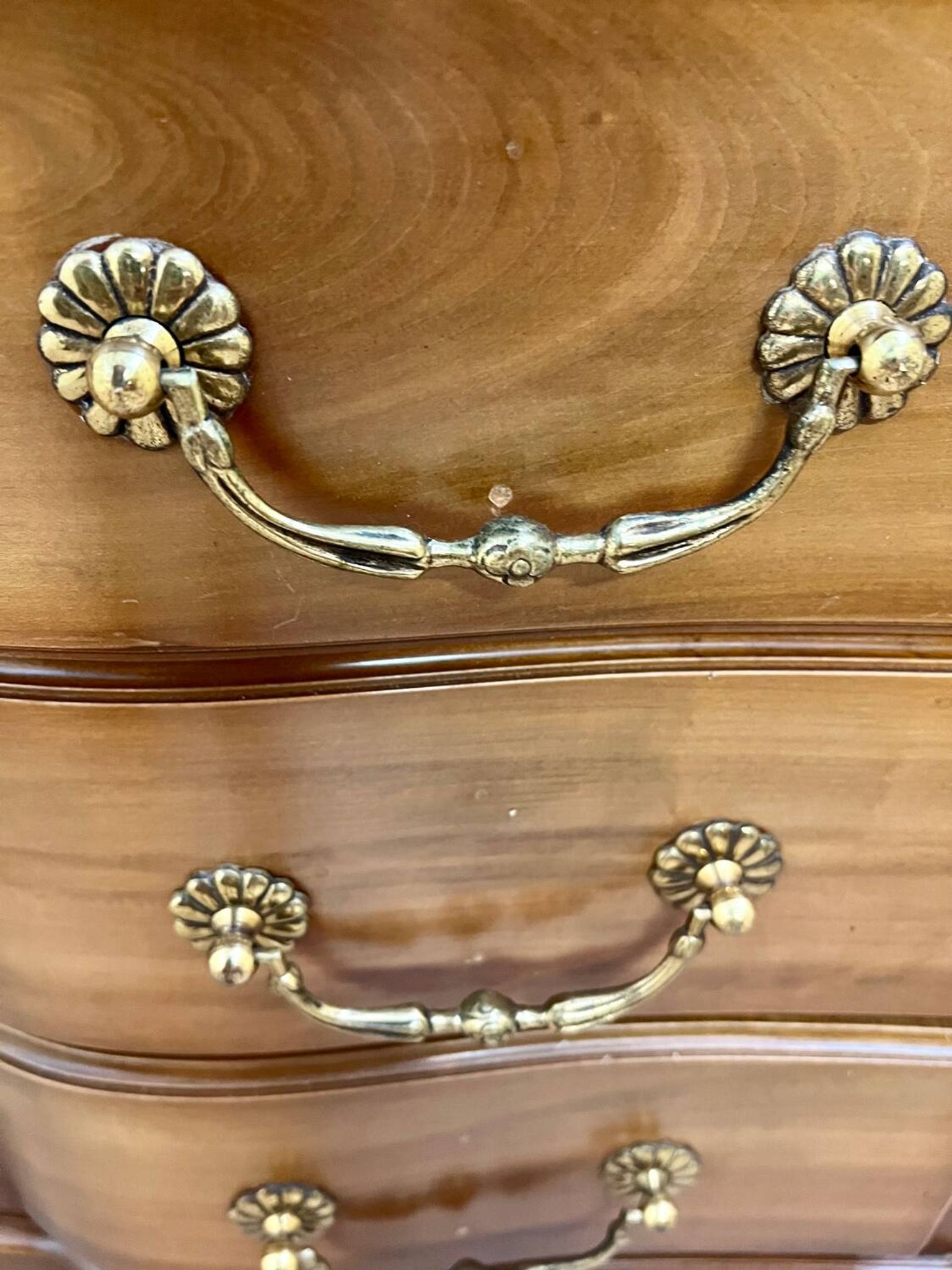 Louis XV style chest of drawers in cherry wood