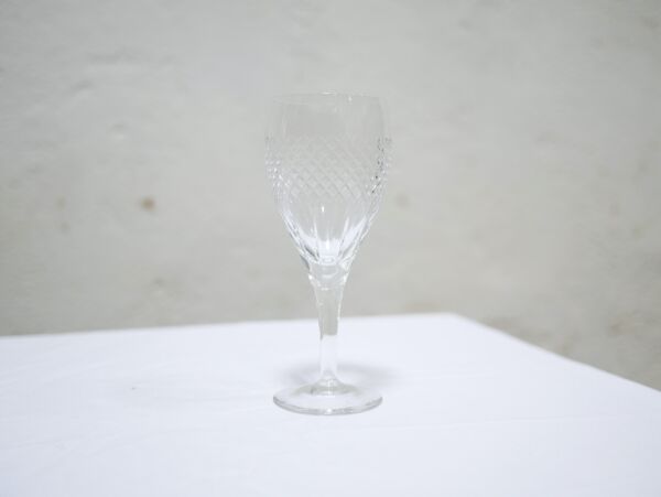 Série de 12 verres à vin rouge vintage en cristal