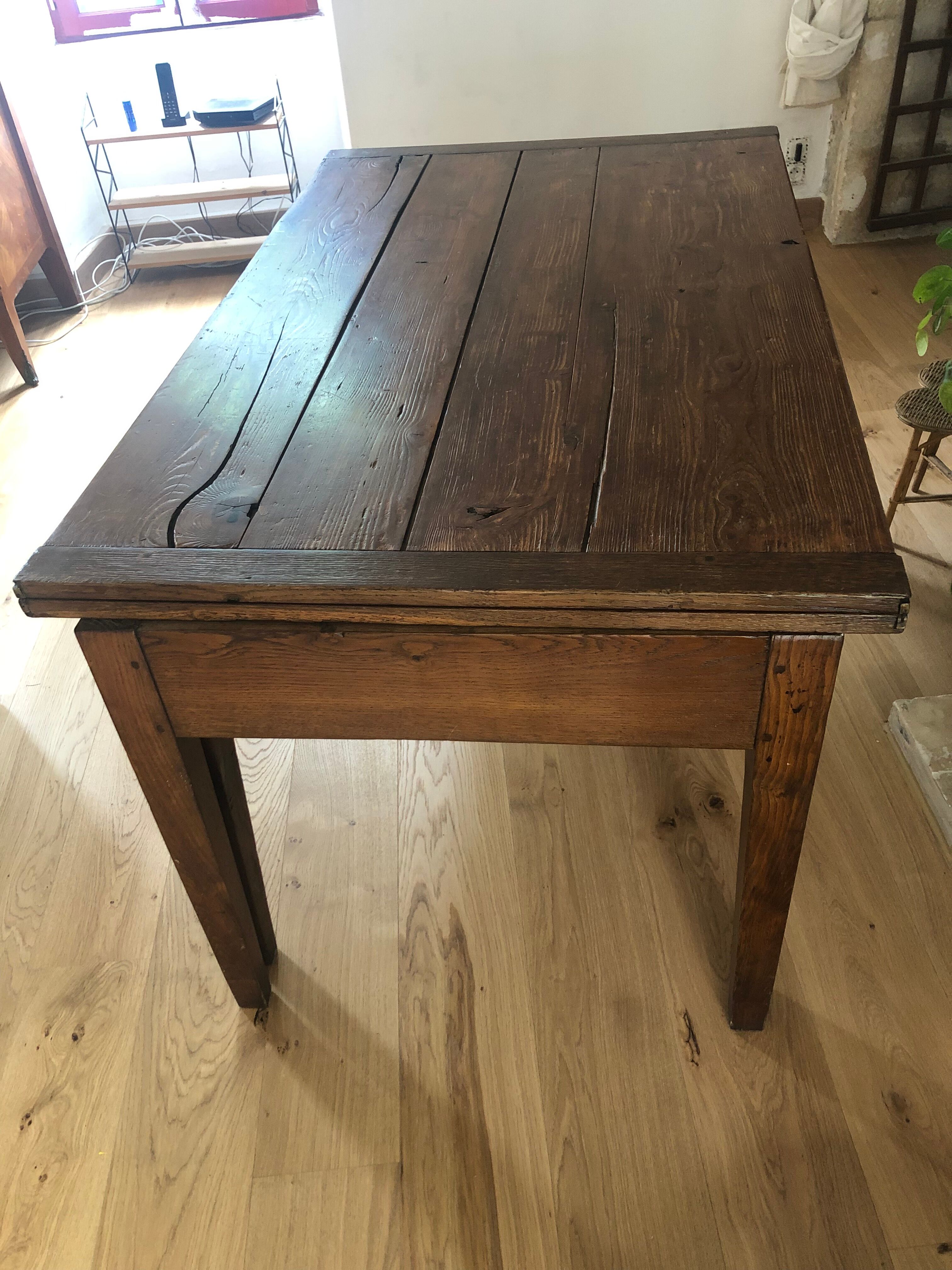 Extendable kneading farm table
