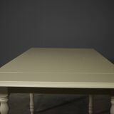 Table with brushed spruce extensions