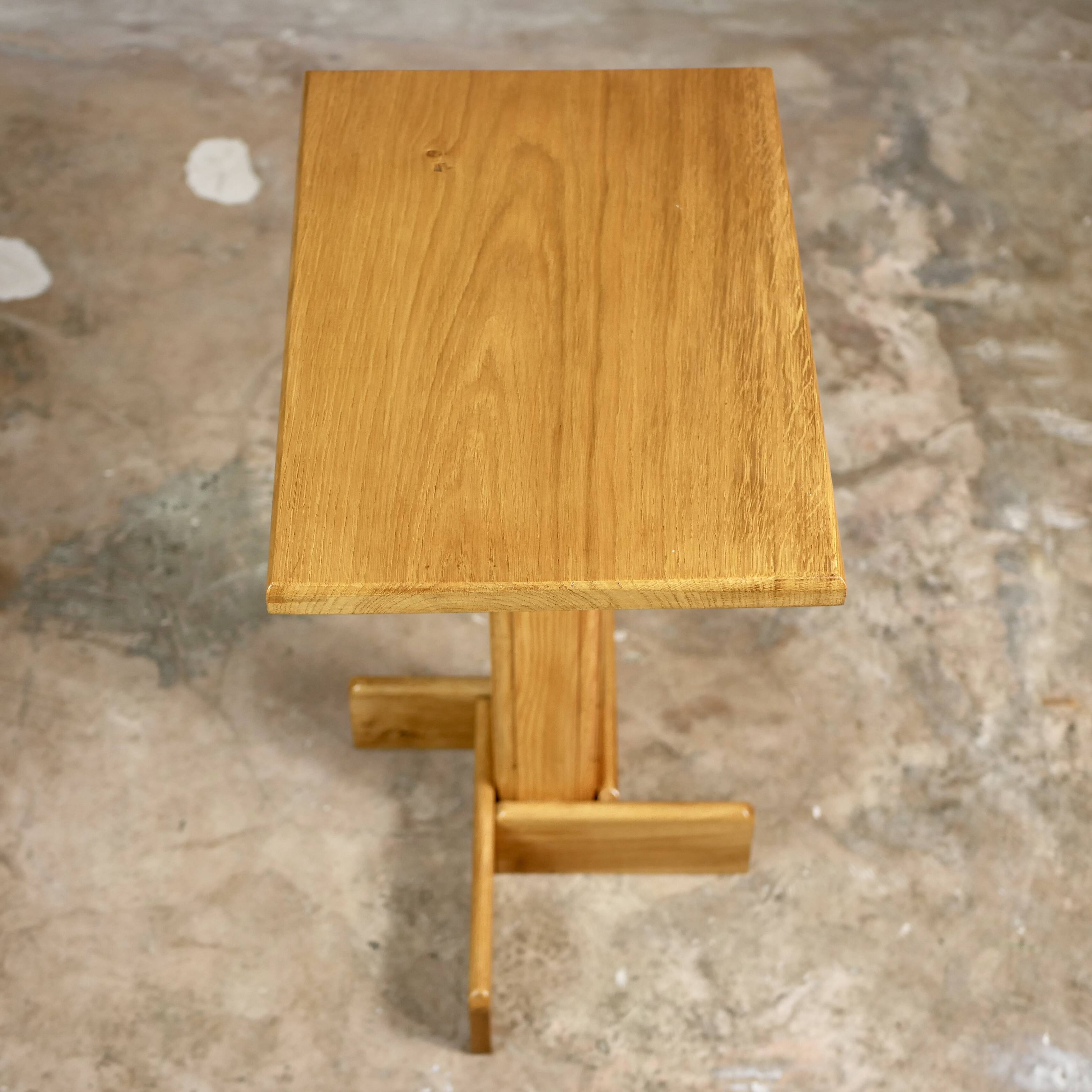 Series of 3 side tables in oak and pine