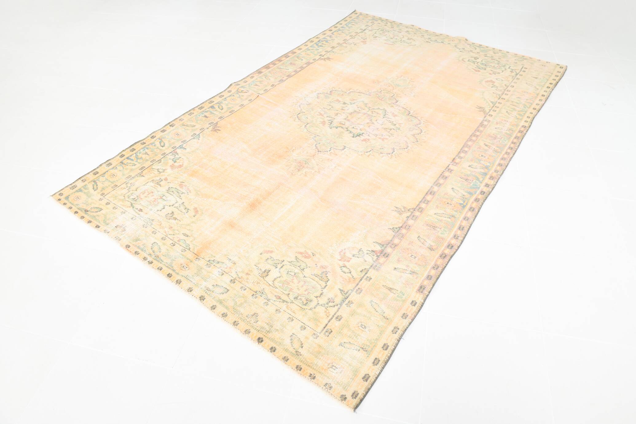6x9 Vintage Cream & Orange Vintage Rug, 172x276Cm
