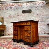 Moneychanger's desk in walnut and wooden net of Louis XIV period late seventeenth century