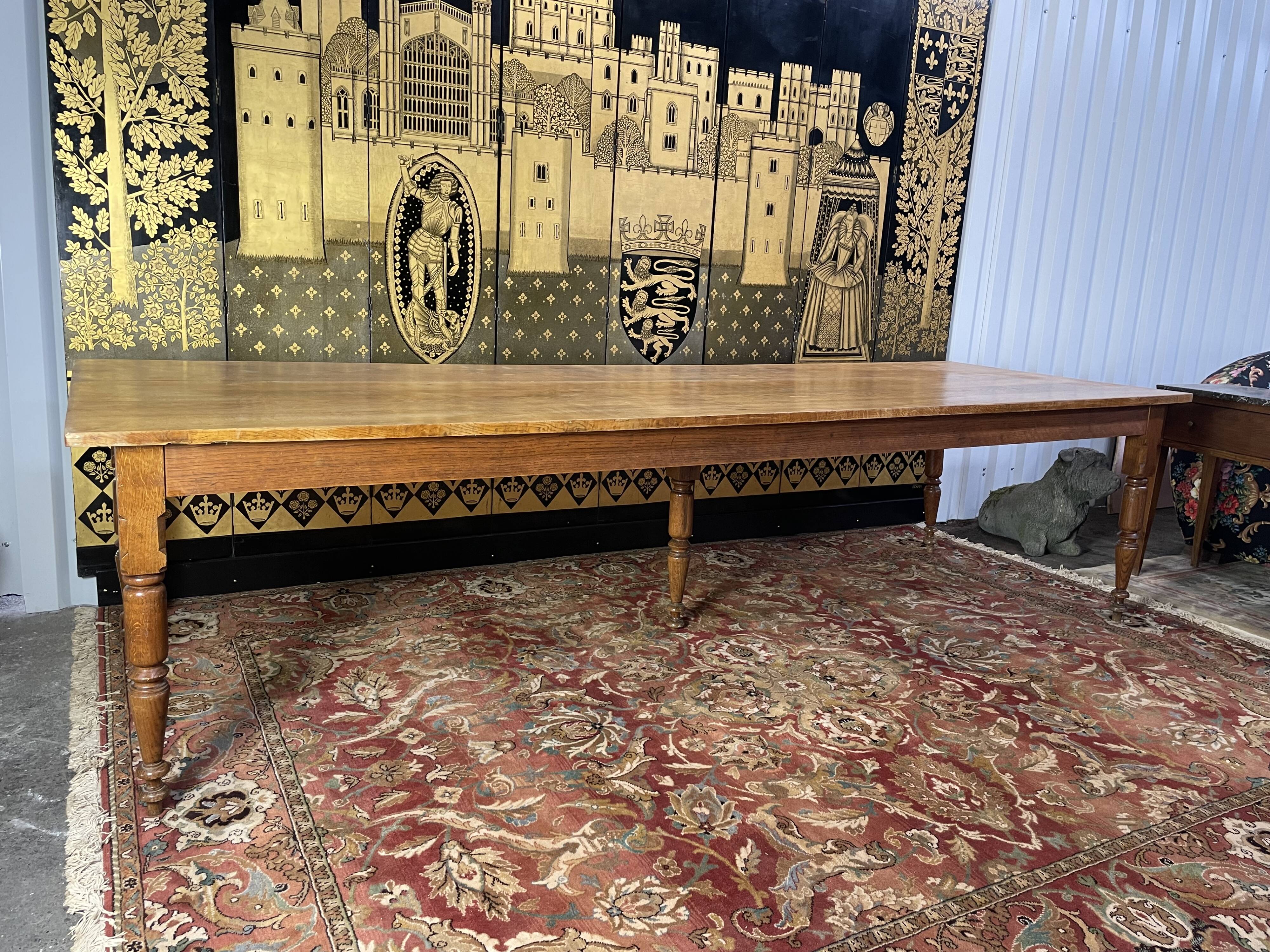 Farmhouse table with 5 legs Louis Philippe