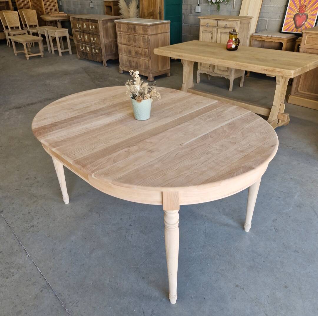 Round table solid cherry with extensions