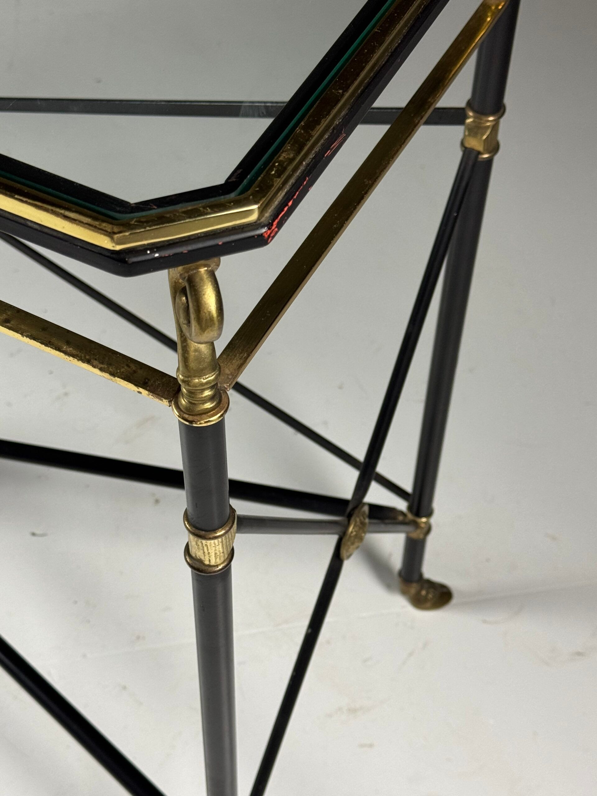 Table d'appoint des années 1960.