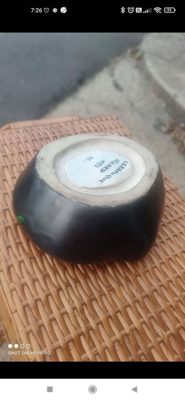 Cendrier ou vide poche en céramique en forme de coquillage
