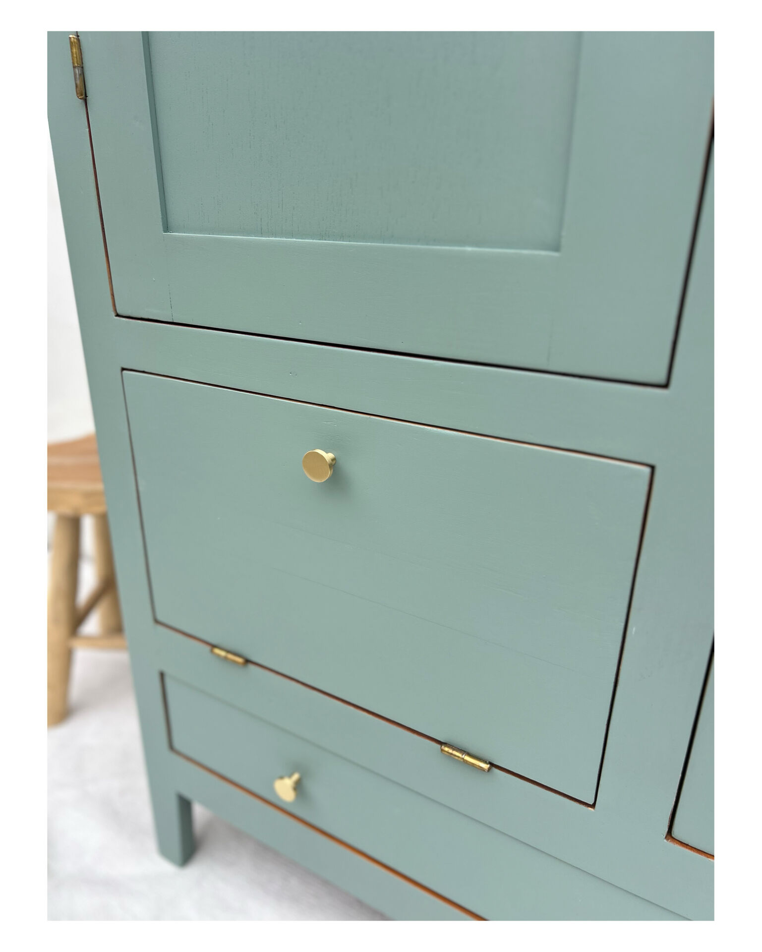 Armoire parisienne