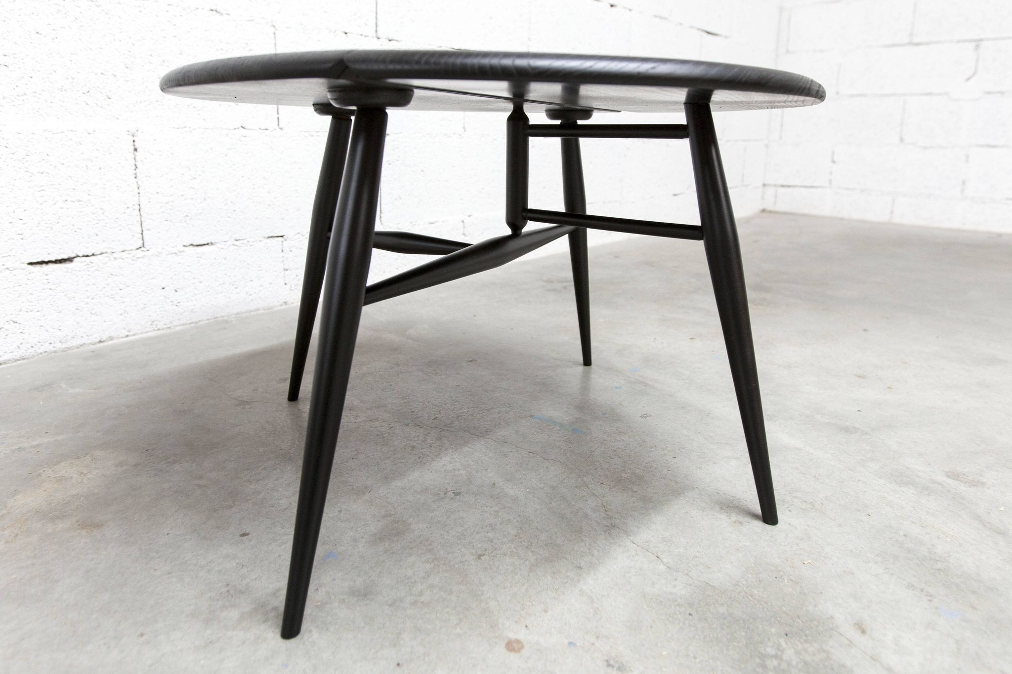 Table basse Ercol 1960 modèle 308  coffee table demi lune noir mate