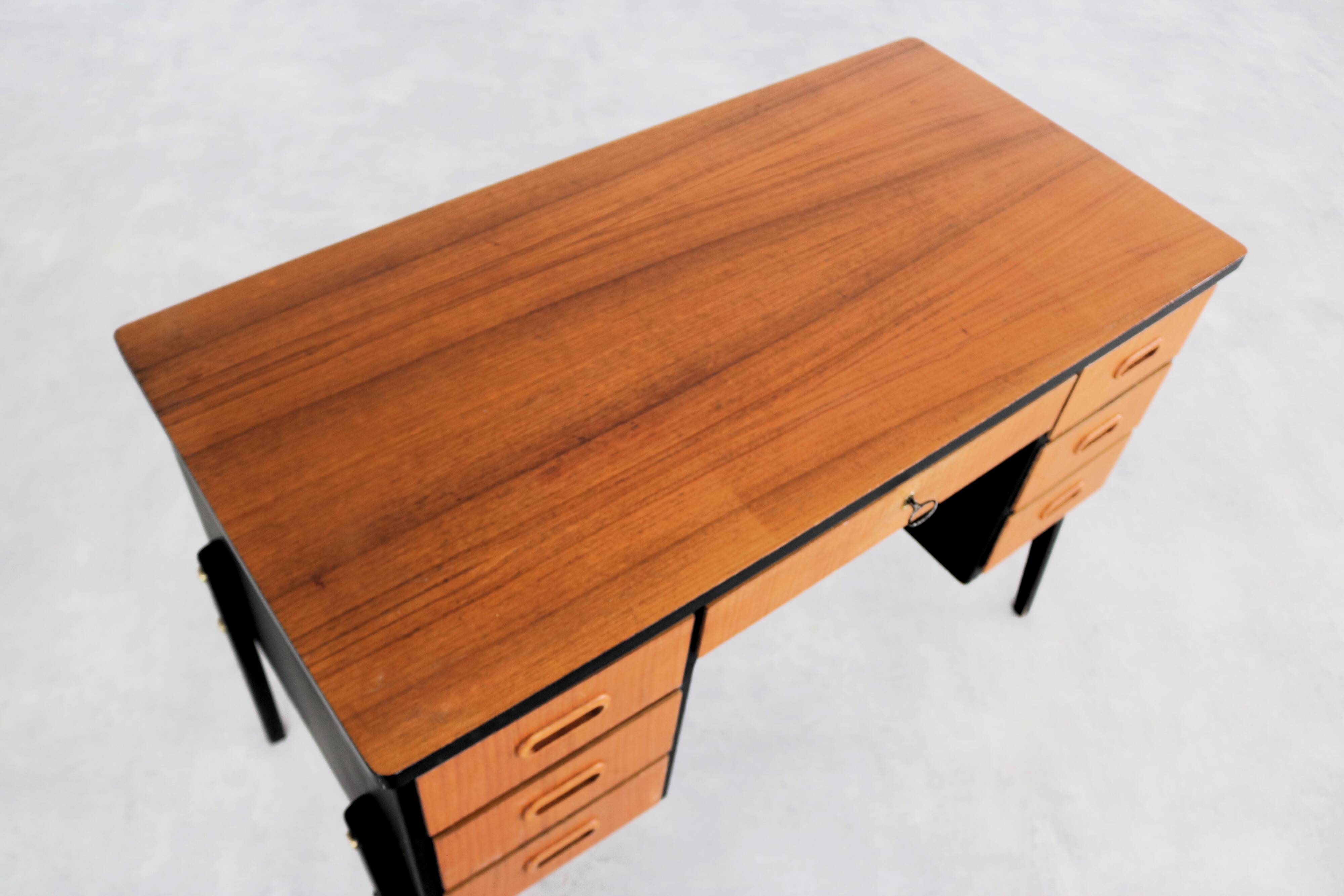 Vintage desk | desk | 60s | sweden