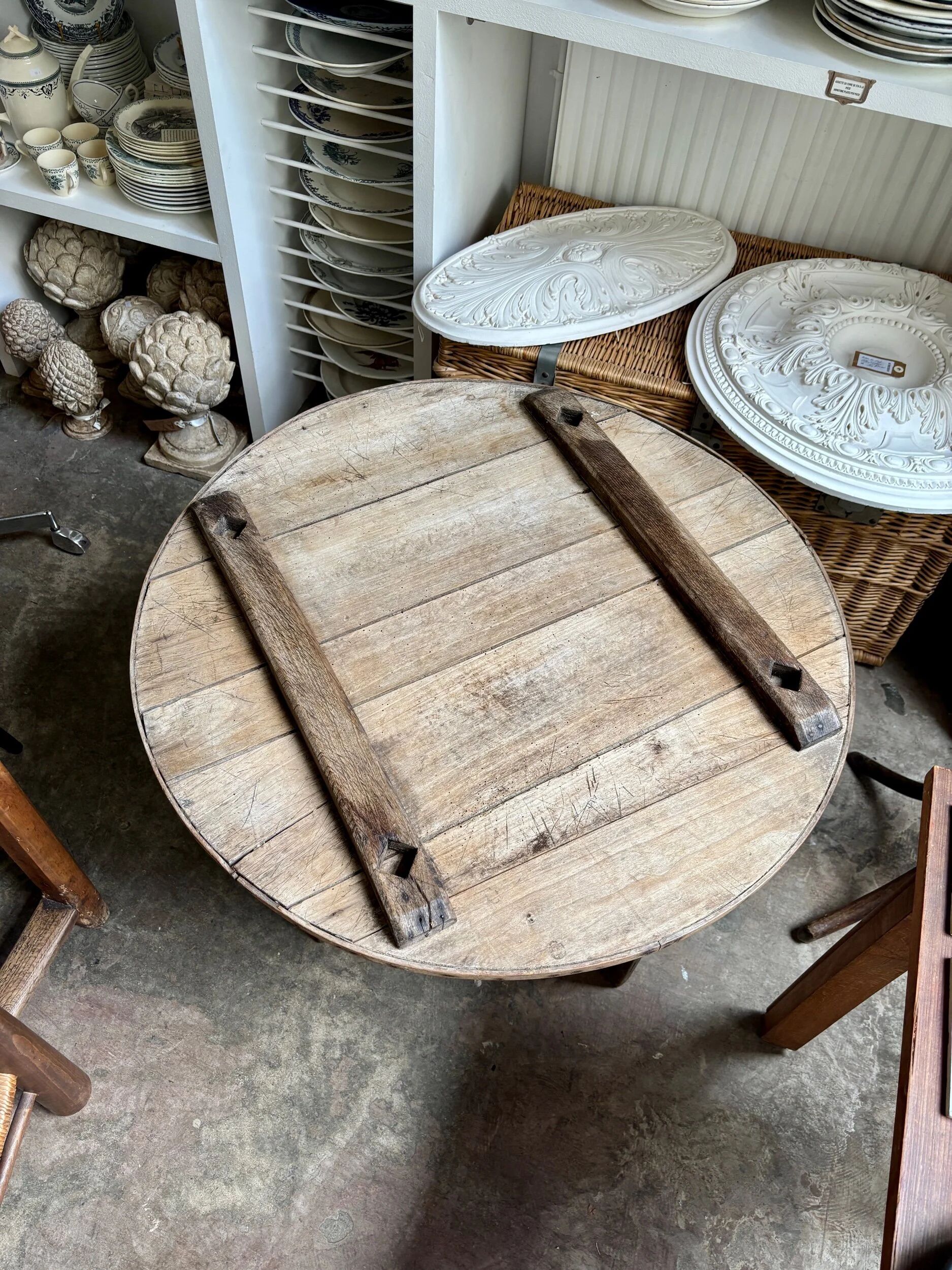 Folding side table in wood ⌀ 81 cm