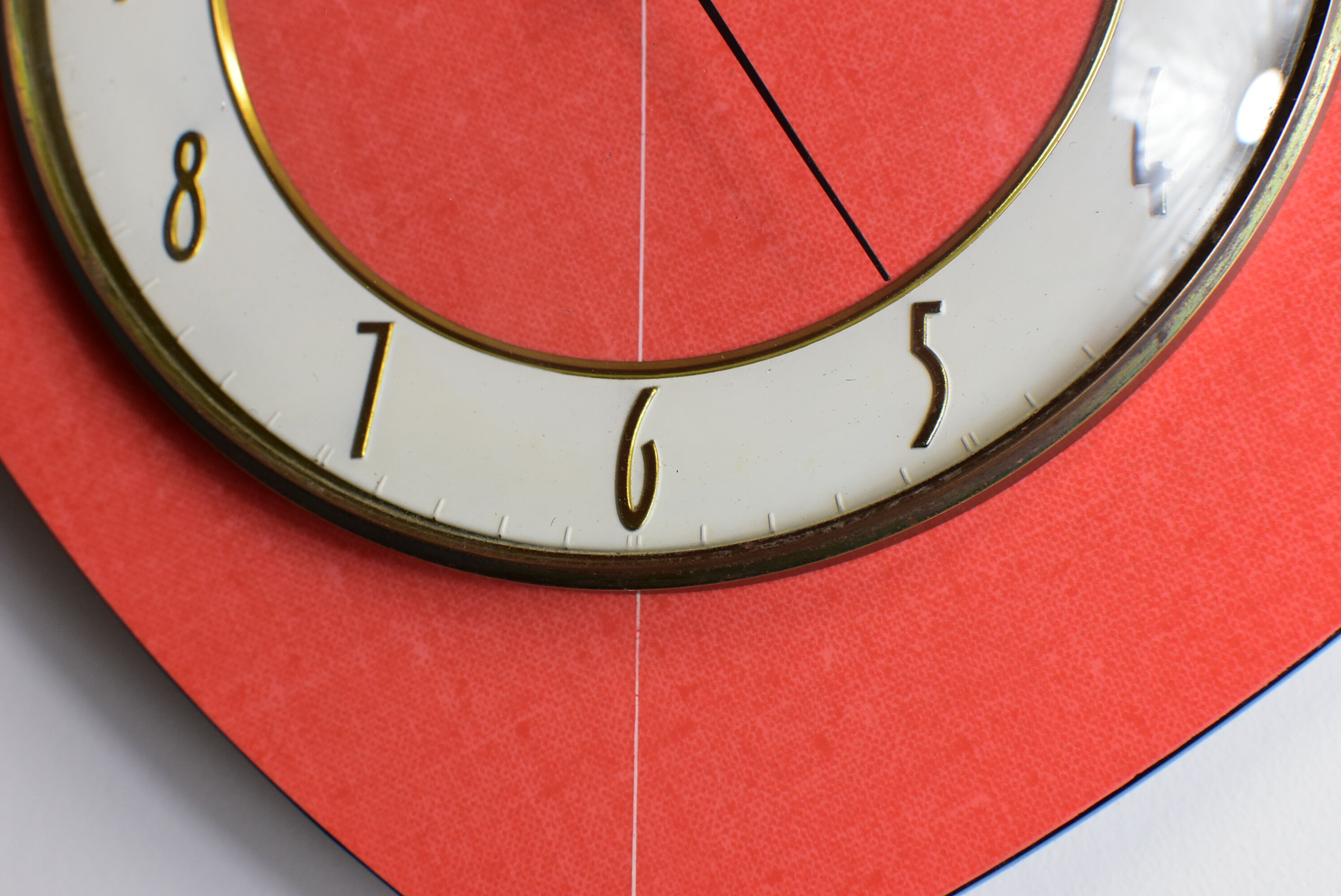 Bayard vintage red clock