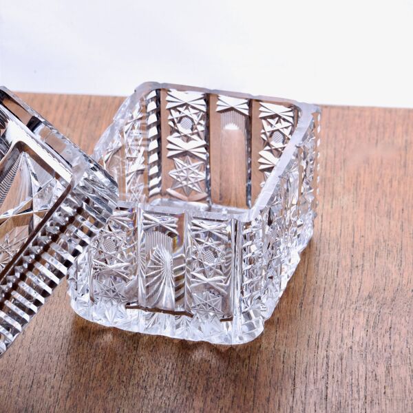 Ancienne boîte tabatière en cristal du XIXe