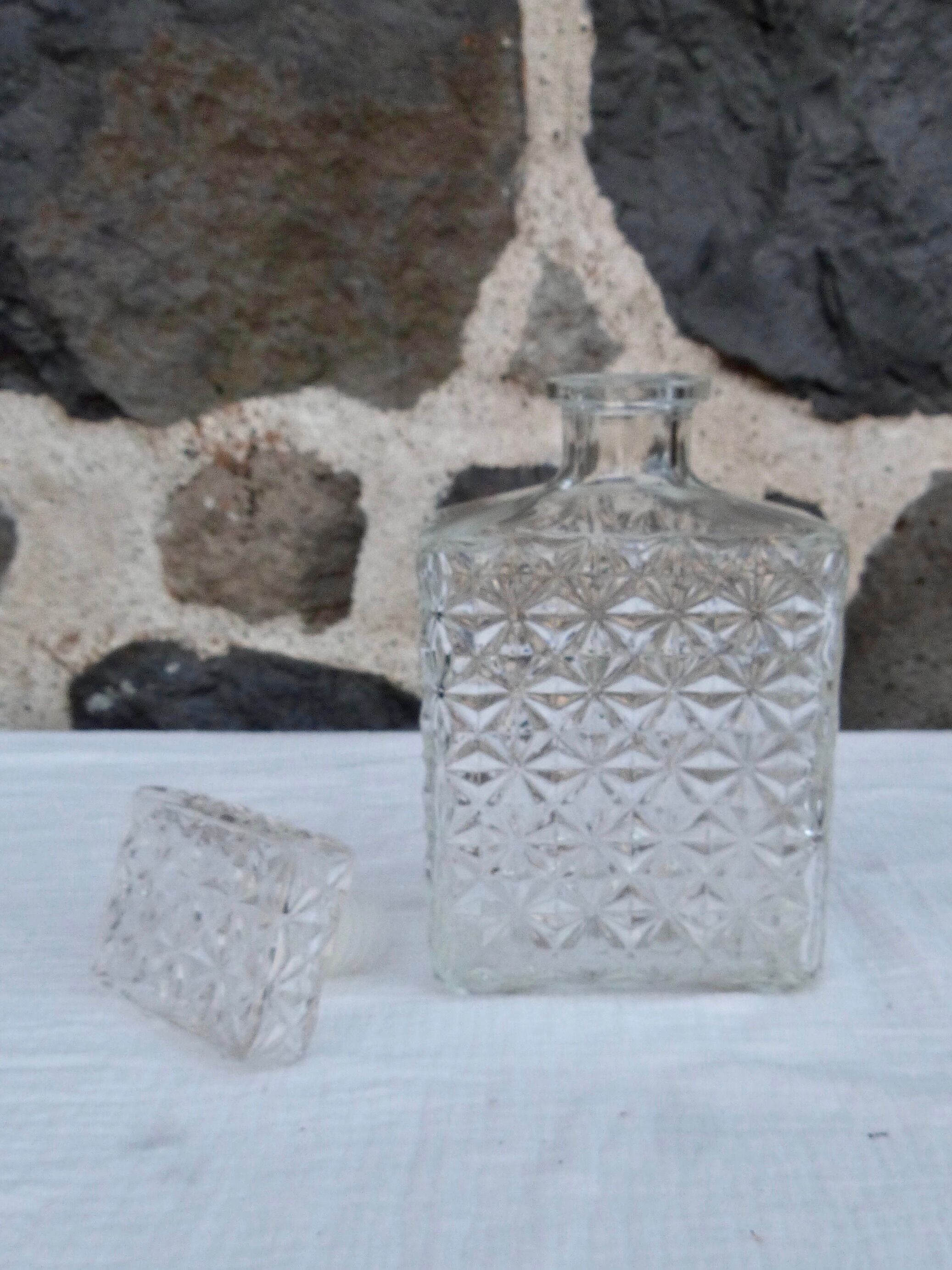 Glass whisky decanter