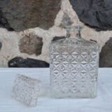Glass whisky decanter
