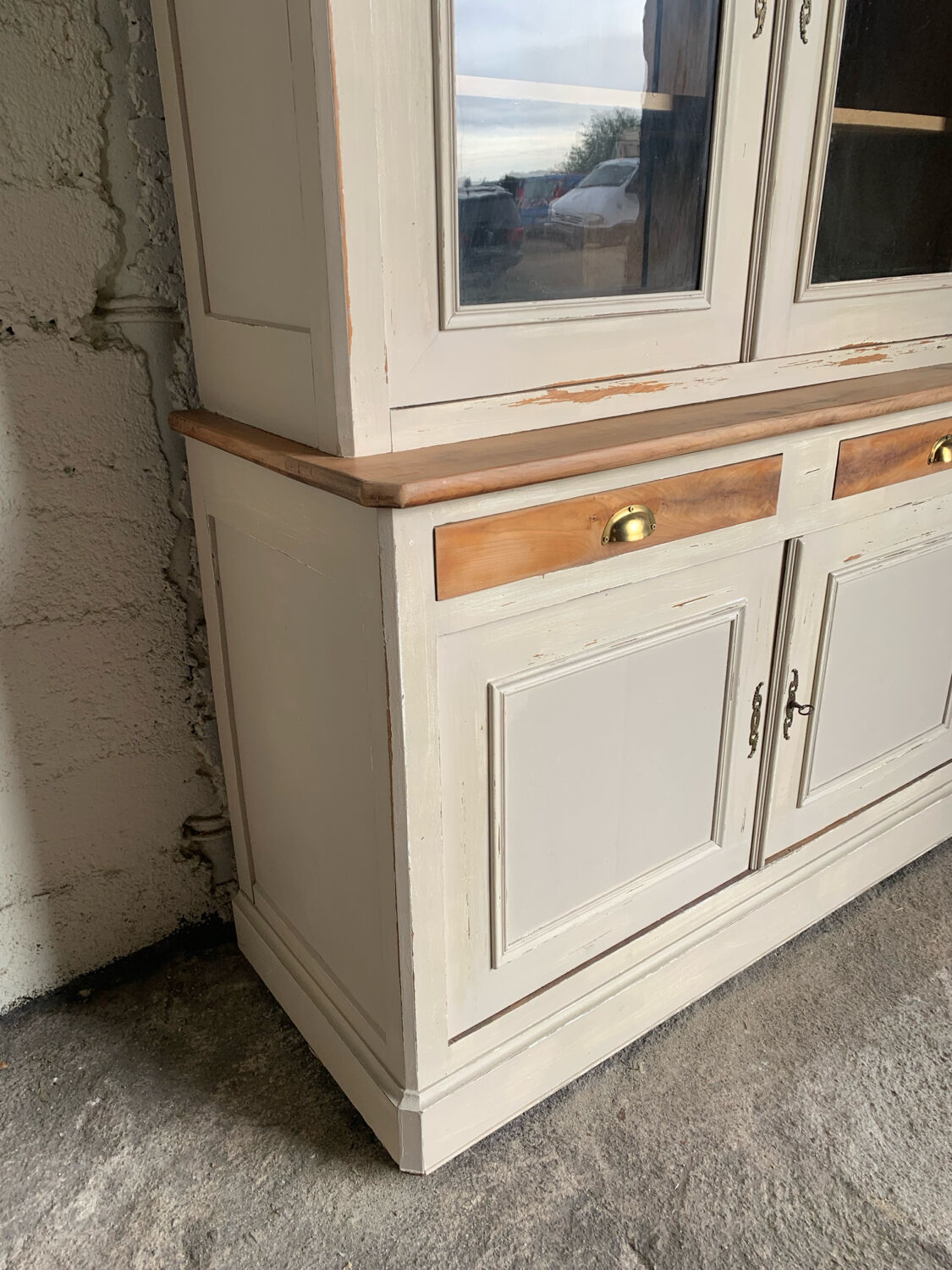 Country-style glass cabinet