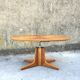 Table à système de forme ovale en noyer