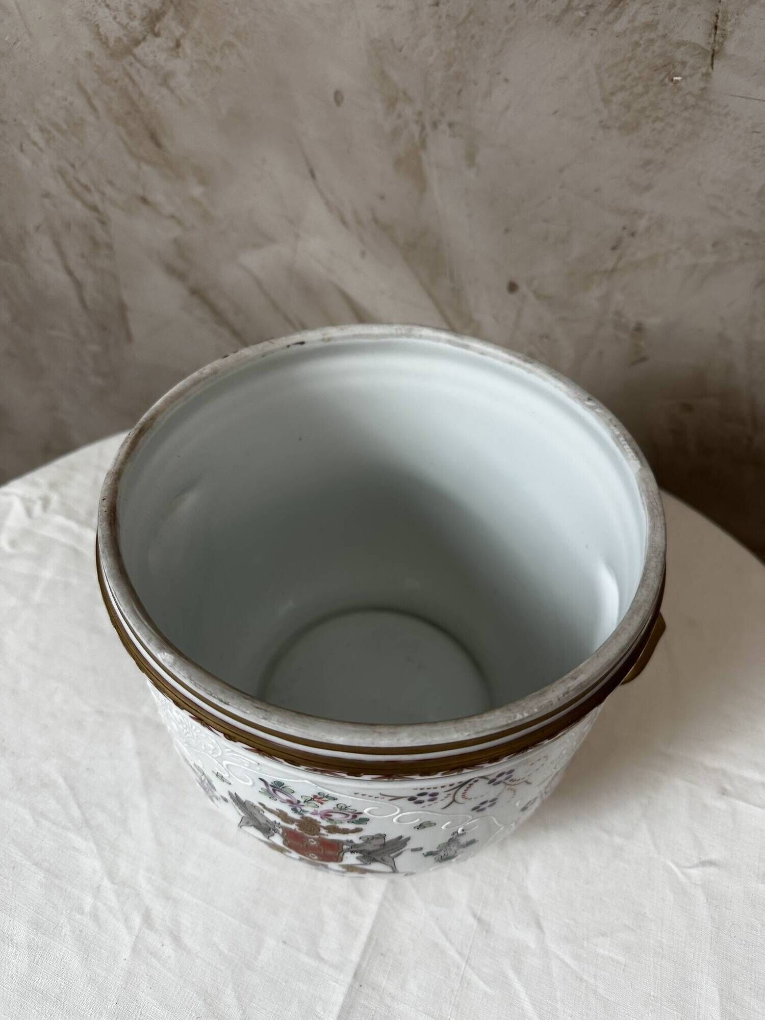 Cache pot en faience