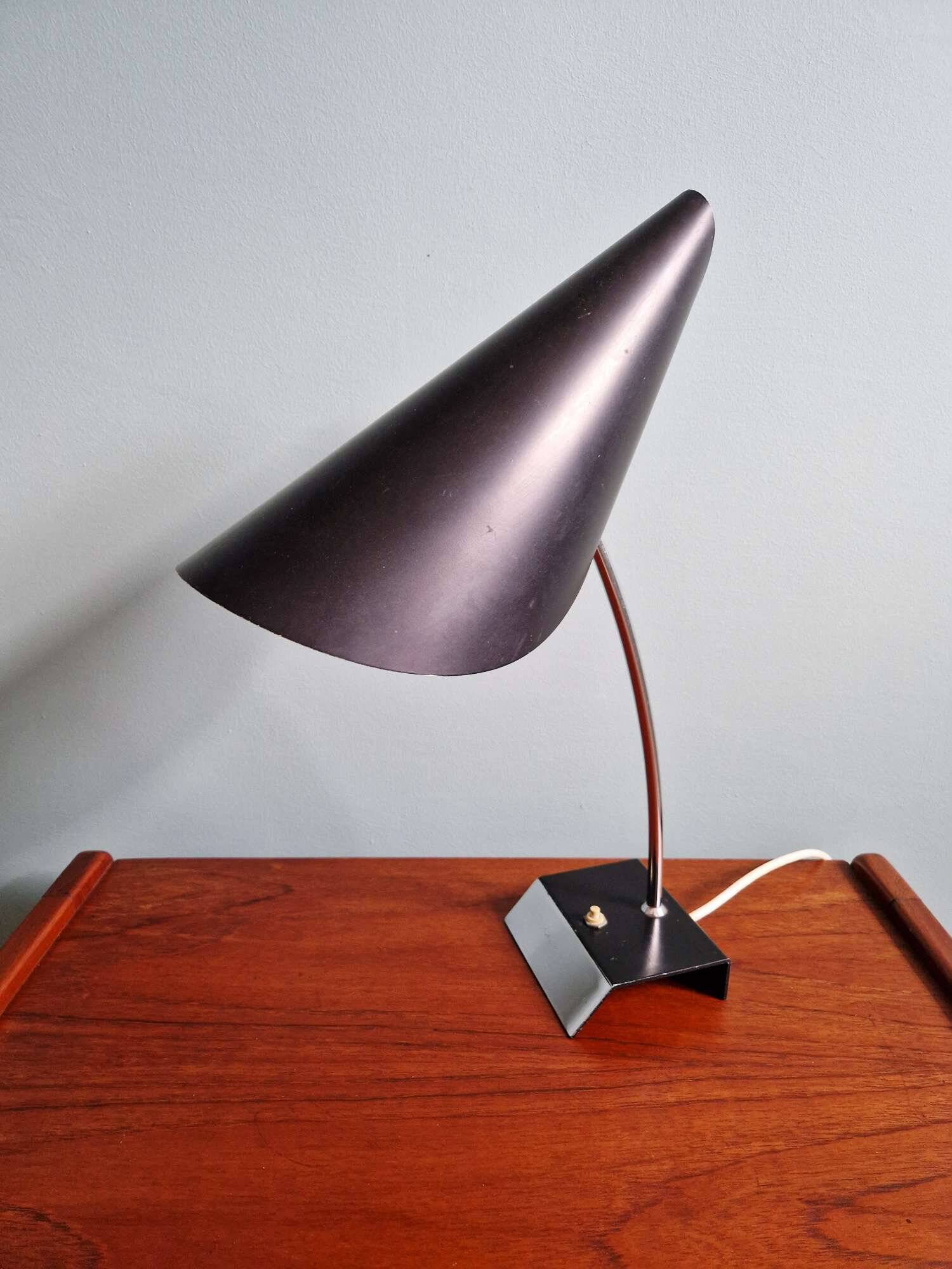 Chrome and black lacquered metal desk lamp, design by Josef Hurka, Napako, 1950.