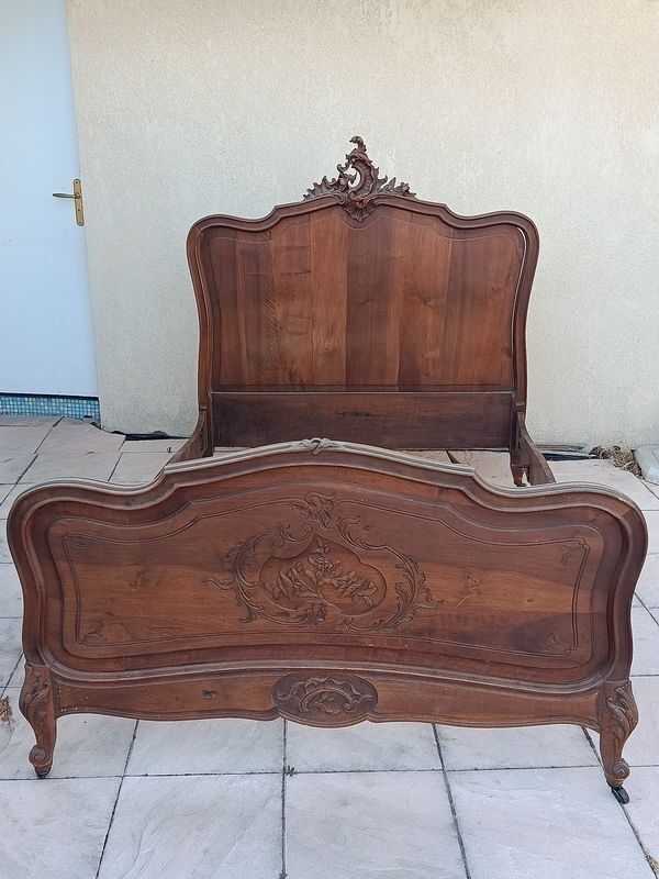 Walnut cabinetmaker's bed