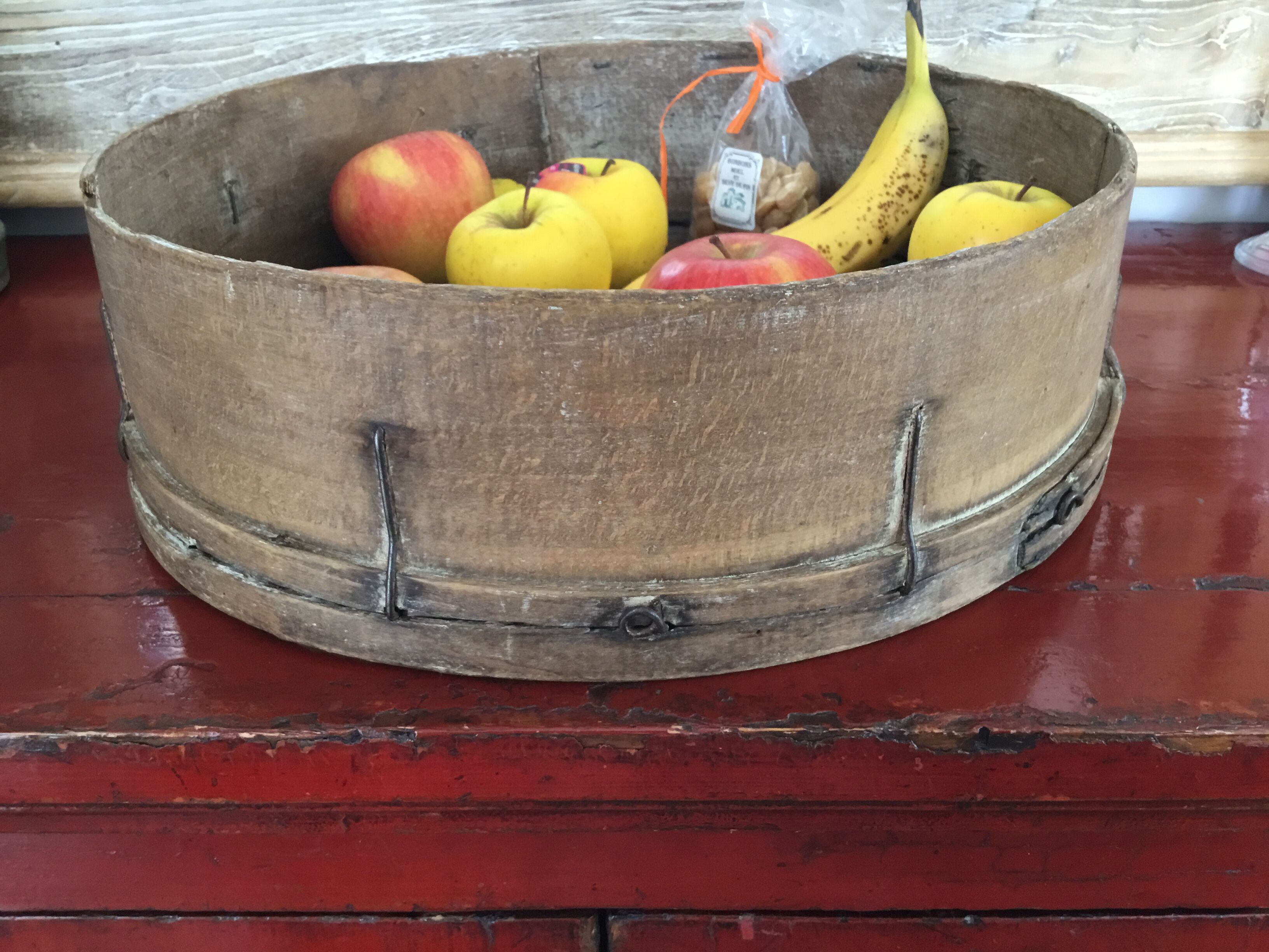 Round basket or sieve