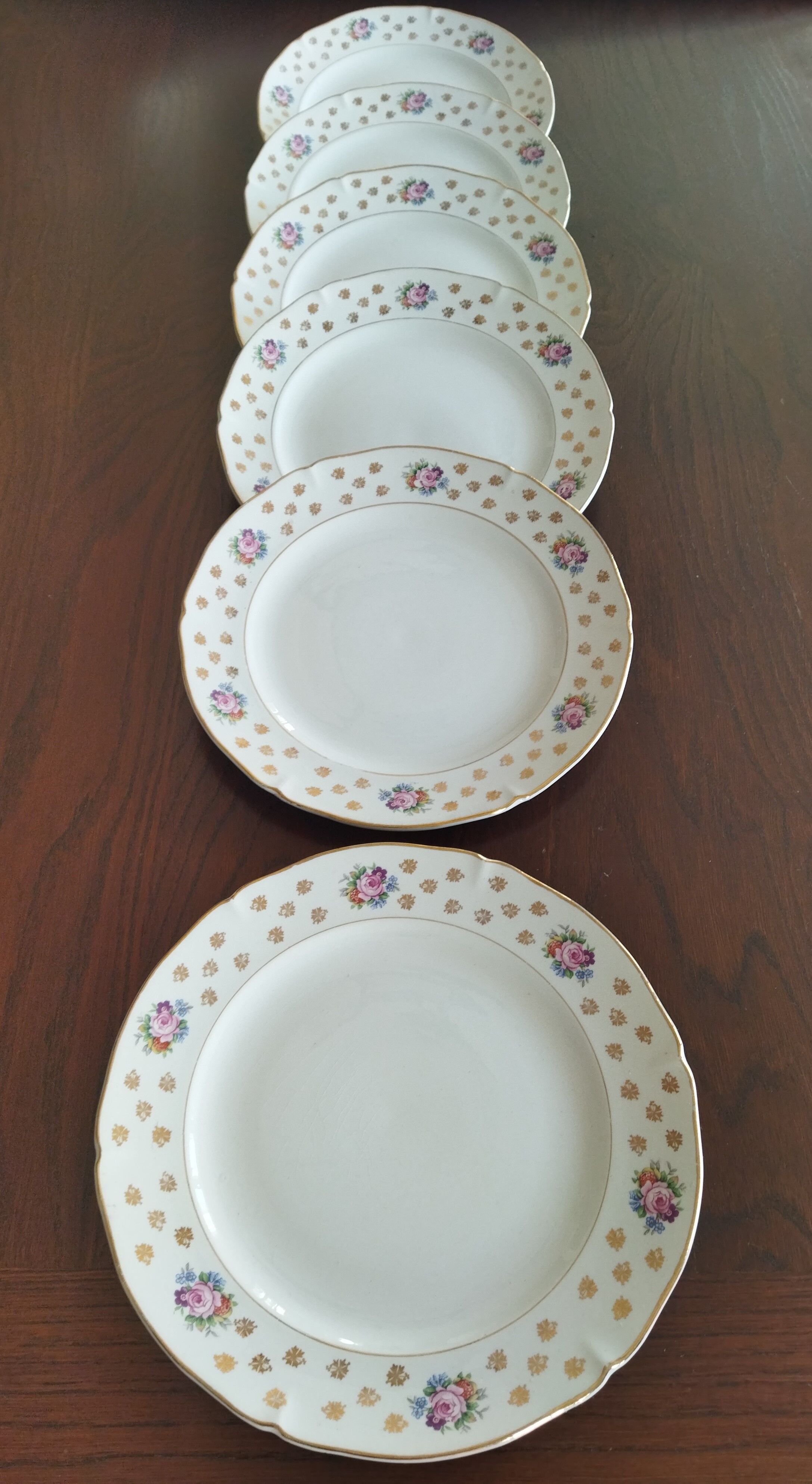 Six assiettes plates Céranord St Amand "Royal"