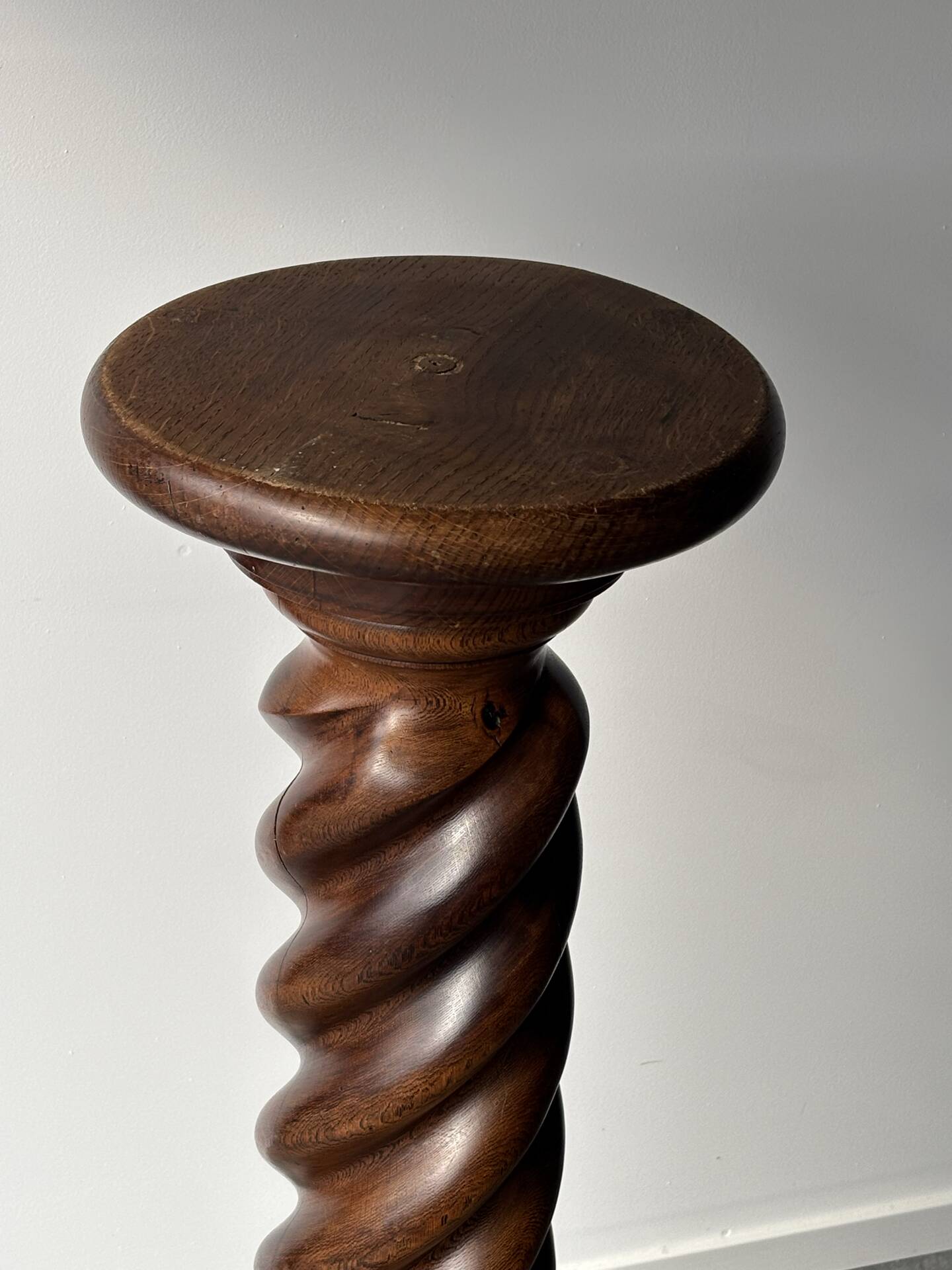 Large twisted solid oak column, early 20th century