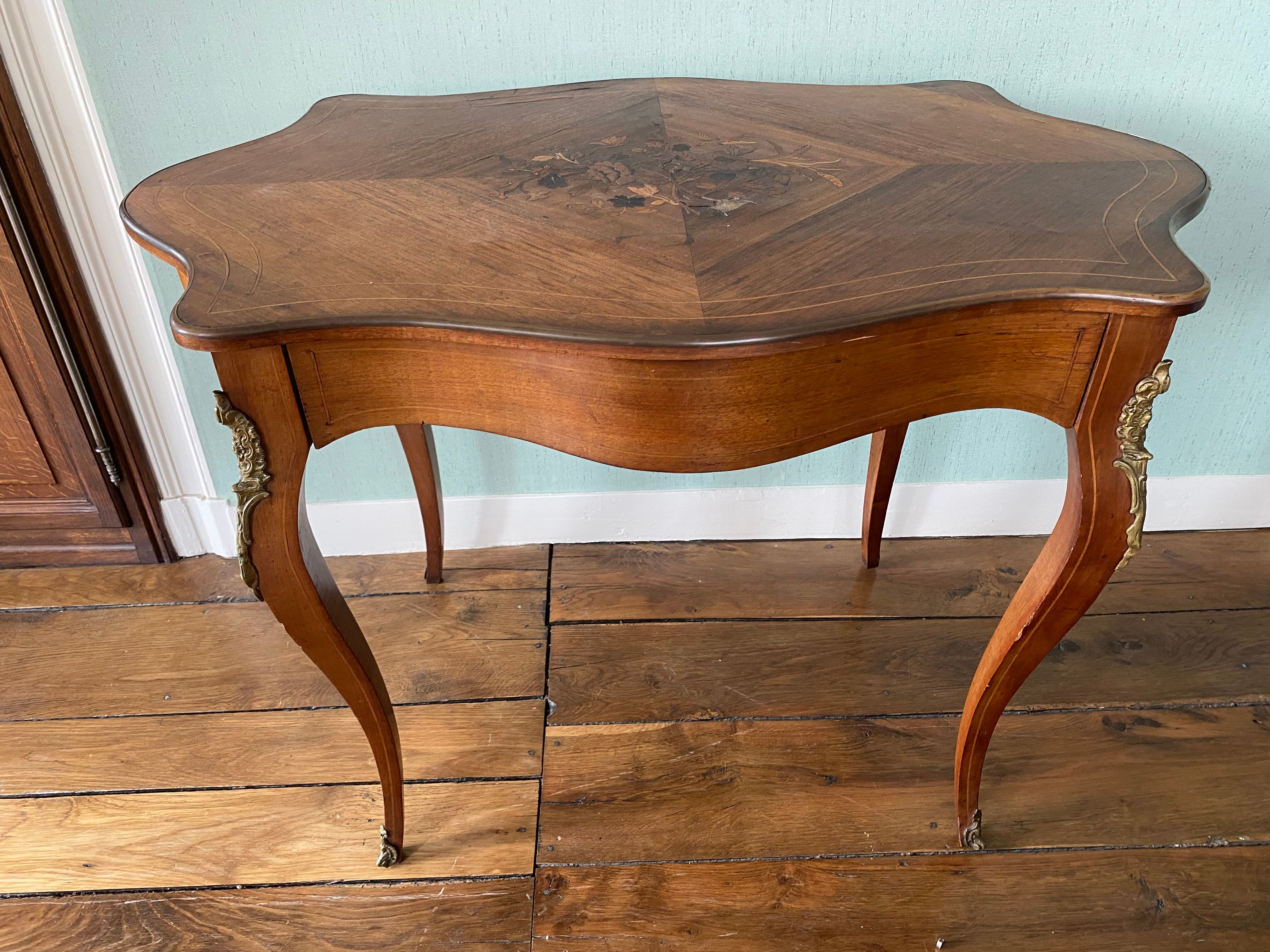 Inlaid Fiddle Table Napoleon III style